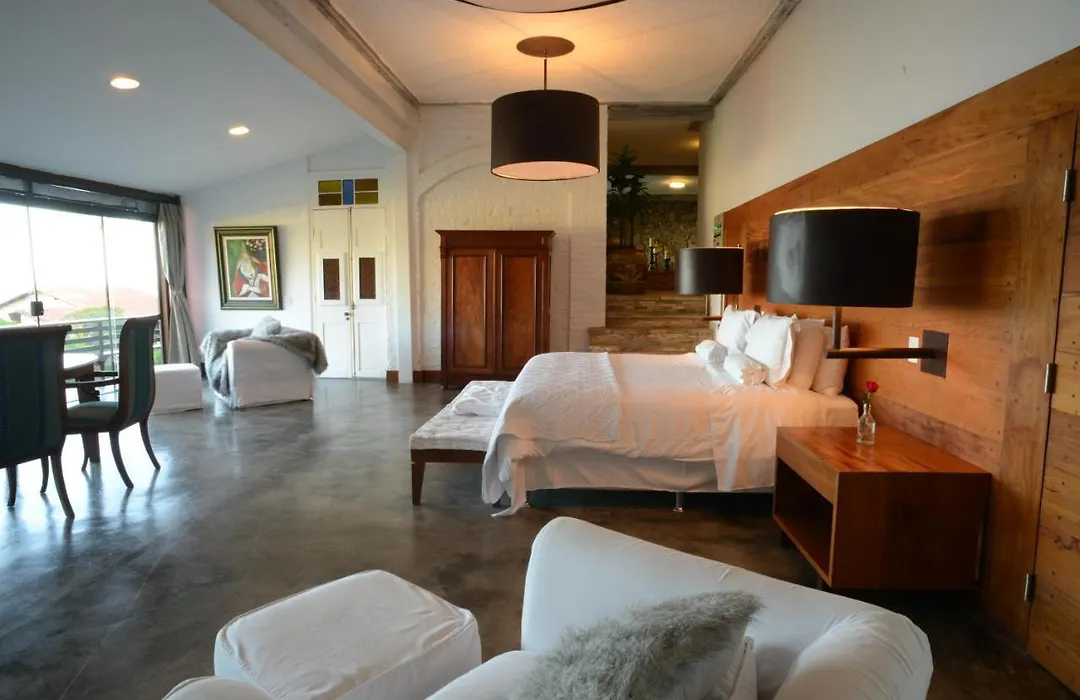 Le Chateaux Joa-1